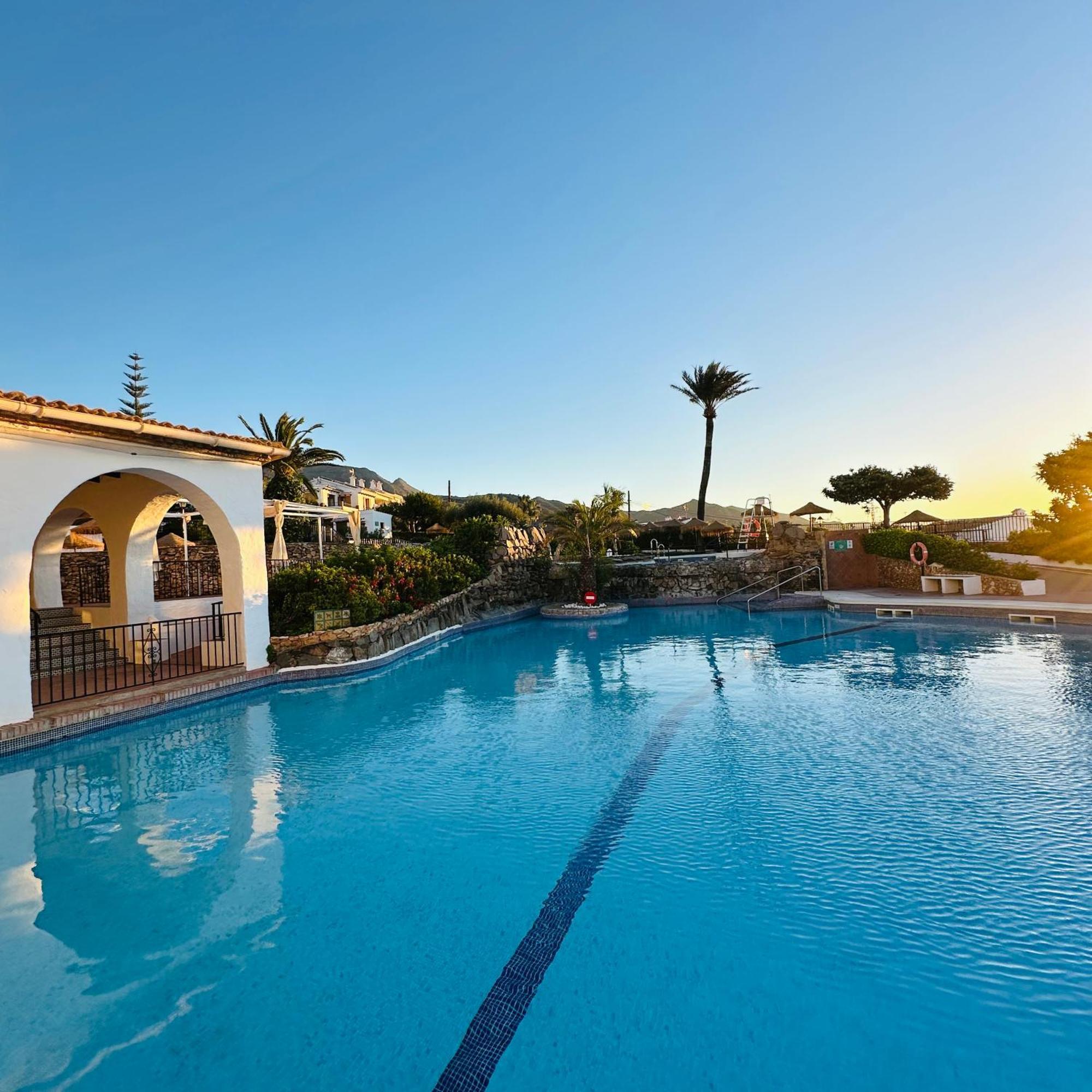 Right By The Pool Area In Capistrano Village! 内尔哈 外观 照片